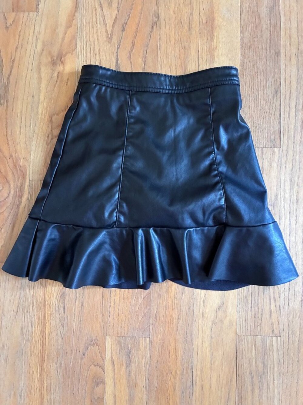 H&M Women Black Faux Leather Ruffle Hem Mini Skirt Size 2